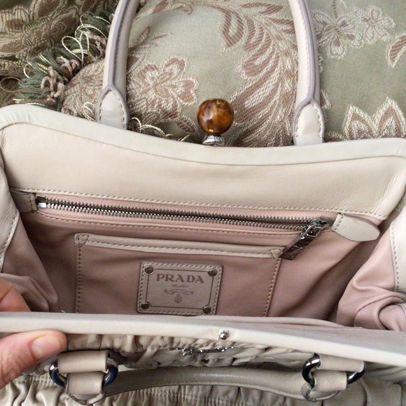 Prada Bag Nappa Gaufre Cream tone - Picture 11 of 14